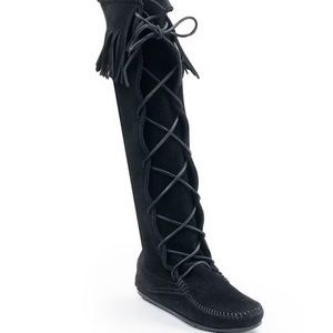 Minnetonka
Women's Hardsole Suede Fringe Lace Up Boots - Dust Bag Included